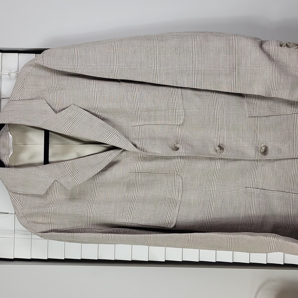 Perry Ellis 100% linen Gray Checkered Blazer. Size M